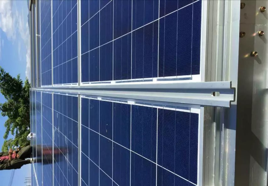 2KW/5KW Wind Solar Diesel Generation Hybrid Power System Potável Casa dobrável para fazenda/construção/área rural